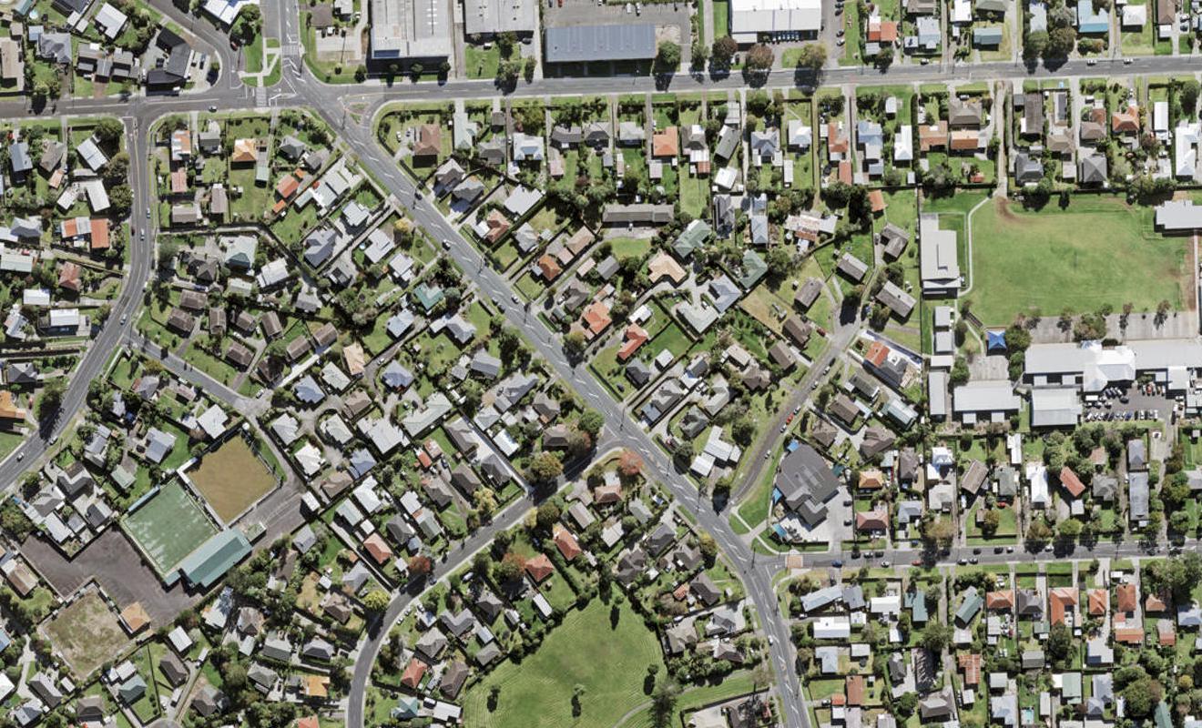 2/721 Te Atatu Road, Te Atatu Peninsula, Auckland - Carousel 1
