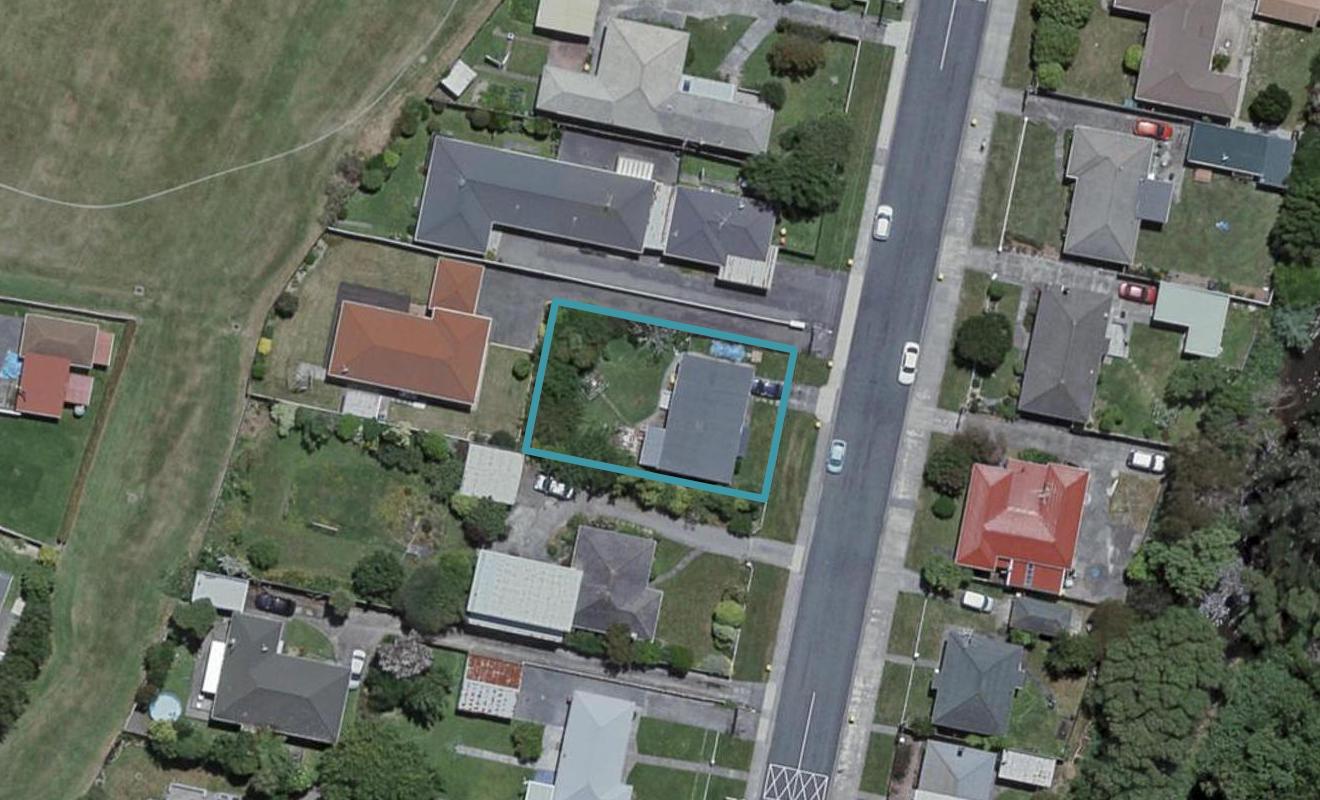 25 Findlay Street, Tawa, Wellington - Carousel 1