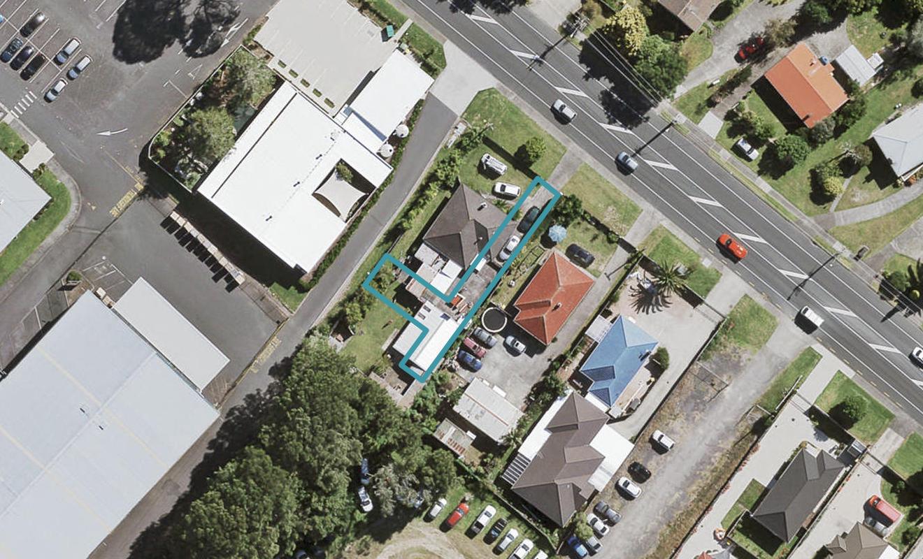 5/112 Swanson Road, Henderson, Auckland - Carousel 1