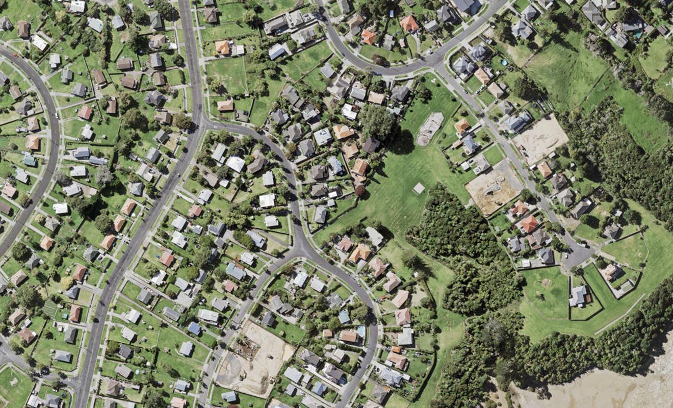 18B Silverton Avenue, Wai o Taiki Bay, Auckland - Carousel 1