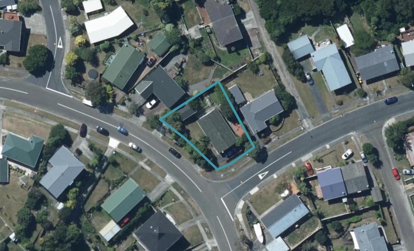 1 Woolwich Close, Whitby, Porirua - Carousel 1
