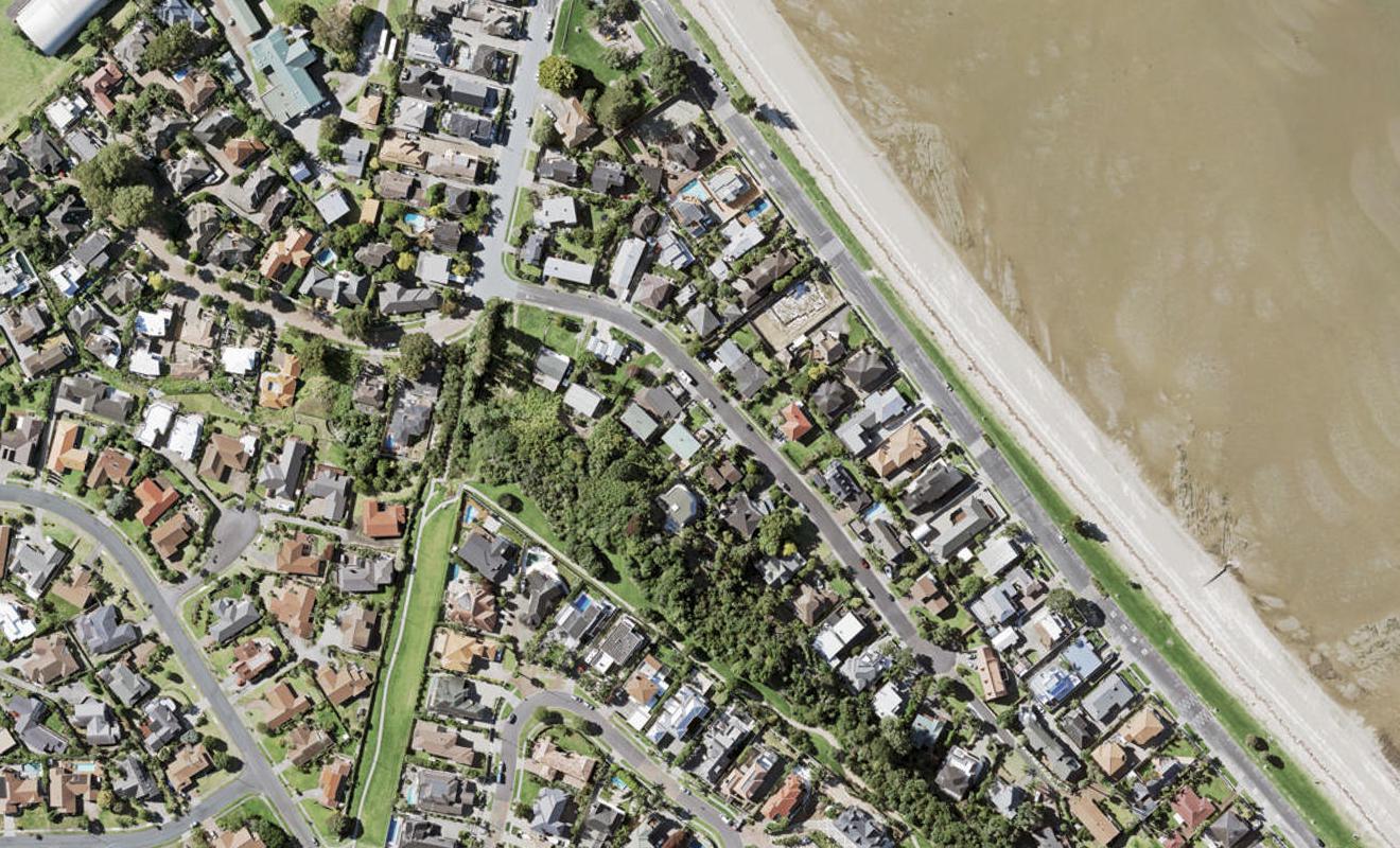 13 Rogers Avenue, Eastern Beach, Auckland - Carousel 1