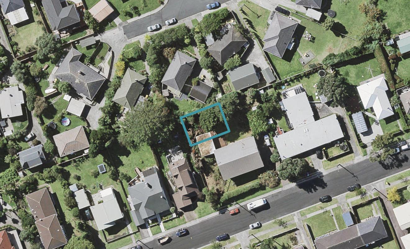 8/3 Corrella Road, Belmont, Auckland - Carousel 1