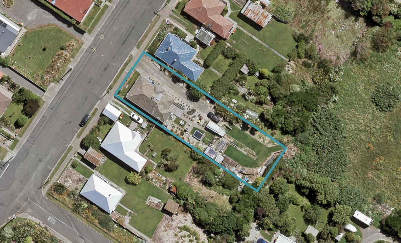 24 Walker Street, Bluff - Carousel 1