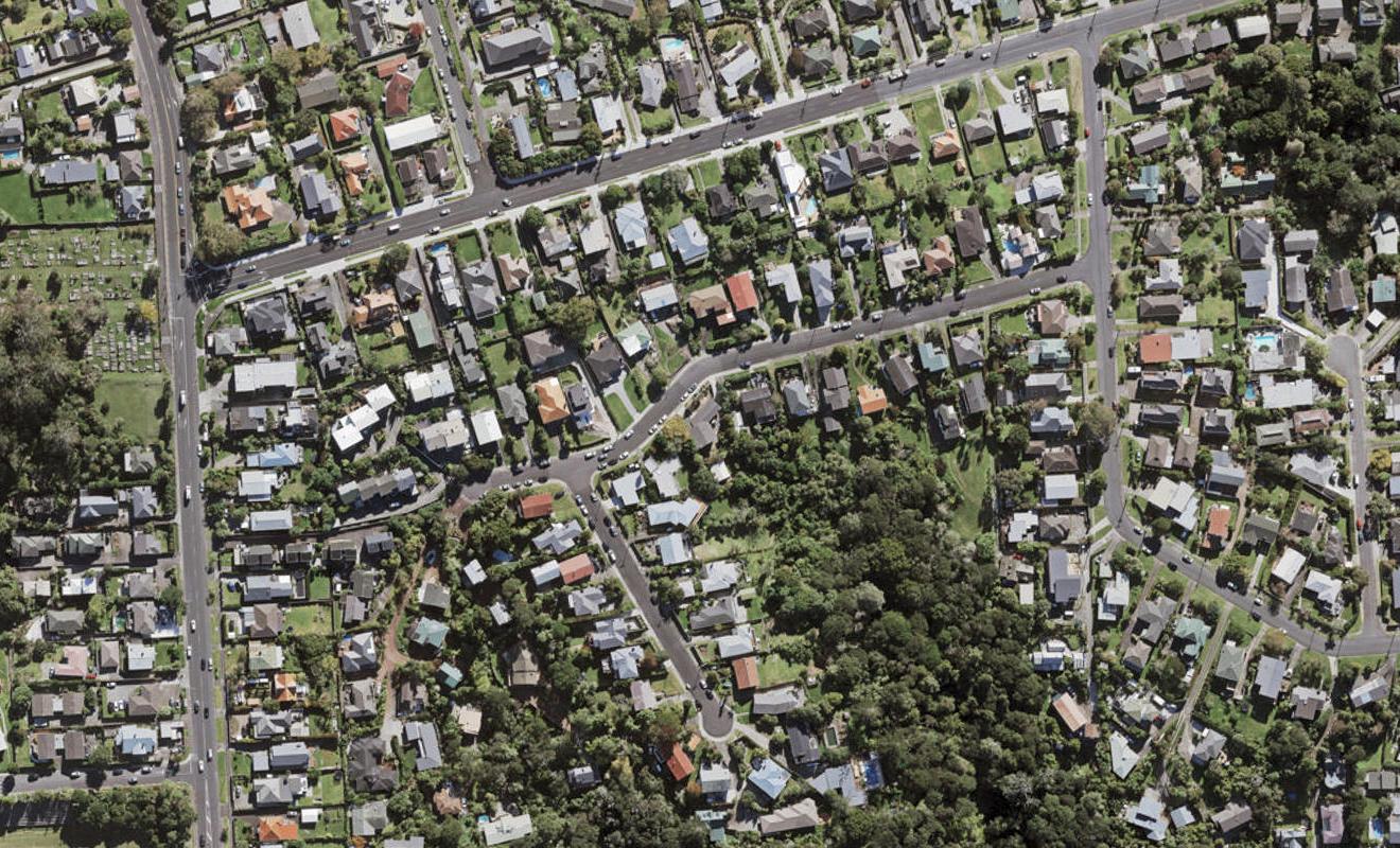 11 City View Terrace, Birkenhead, Auckland - Carousel 1