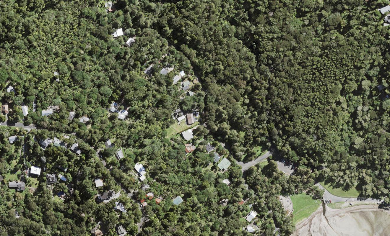 12 Mahoe Road, Titirangi, Auckland - Carousel 1