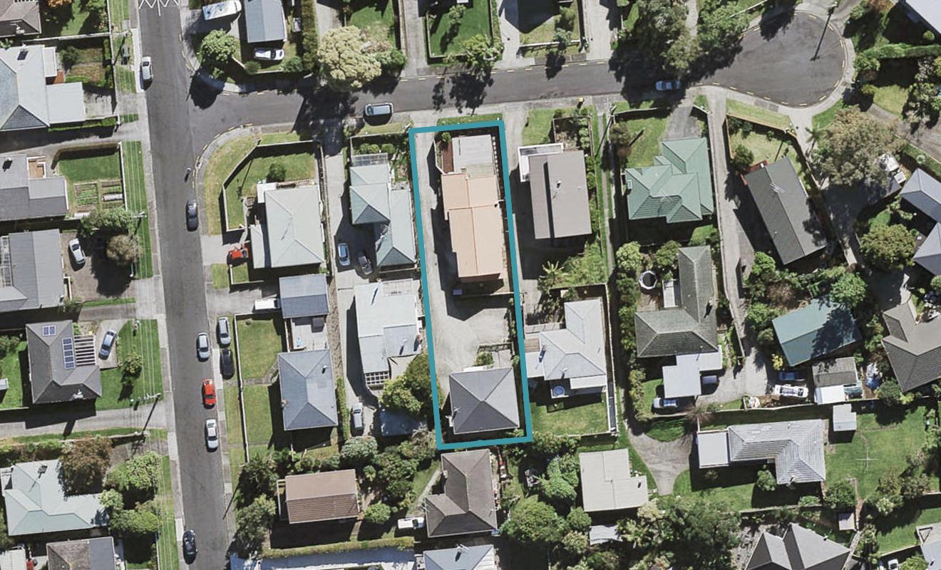 1/5 Winifred Avenue, Bayview, Auckland - Carousel 1