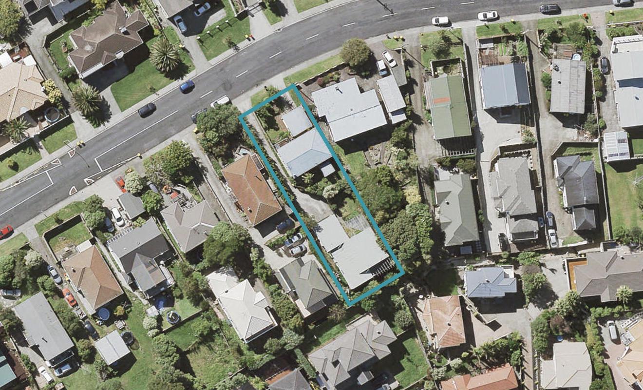2/18 Spencer Road, Pinehill, Auckland - Carousel 1