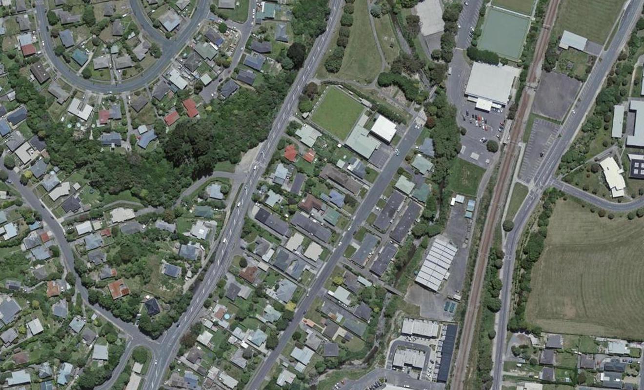 83D Oxford Street, Tawa, Wellington - Carousel 1