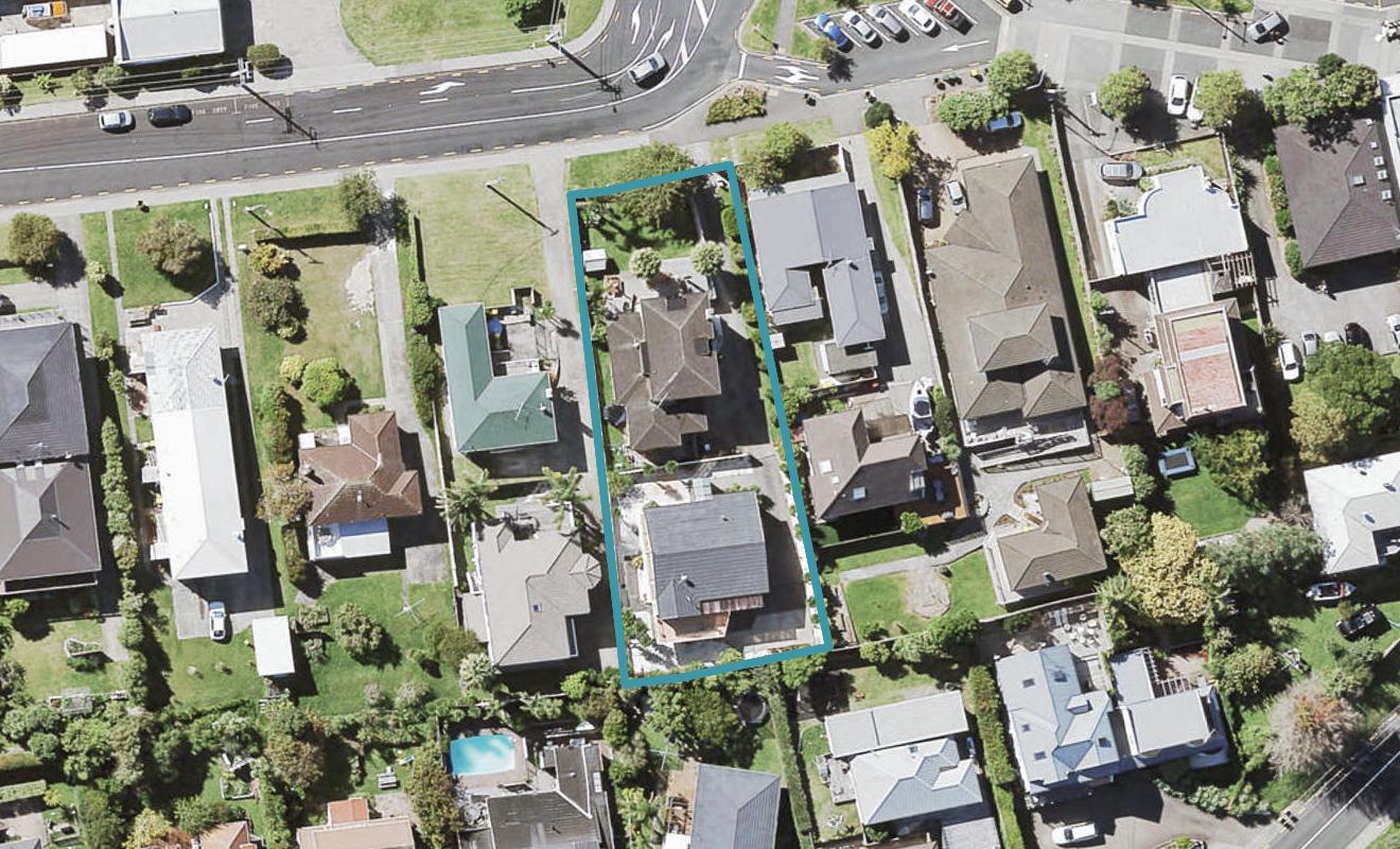 2/12 Knights Road, Rothesay Bay, Auckland - Carousel 1