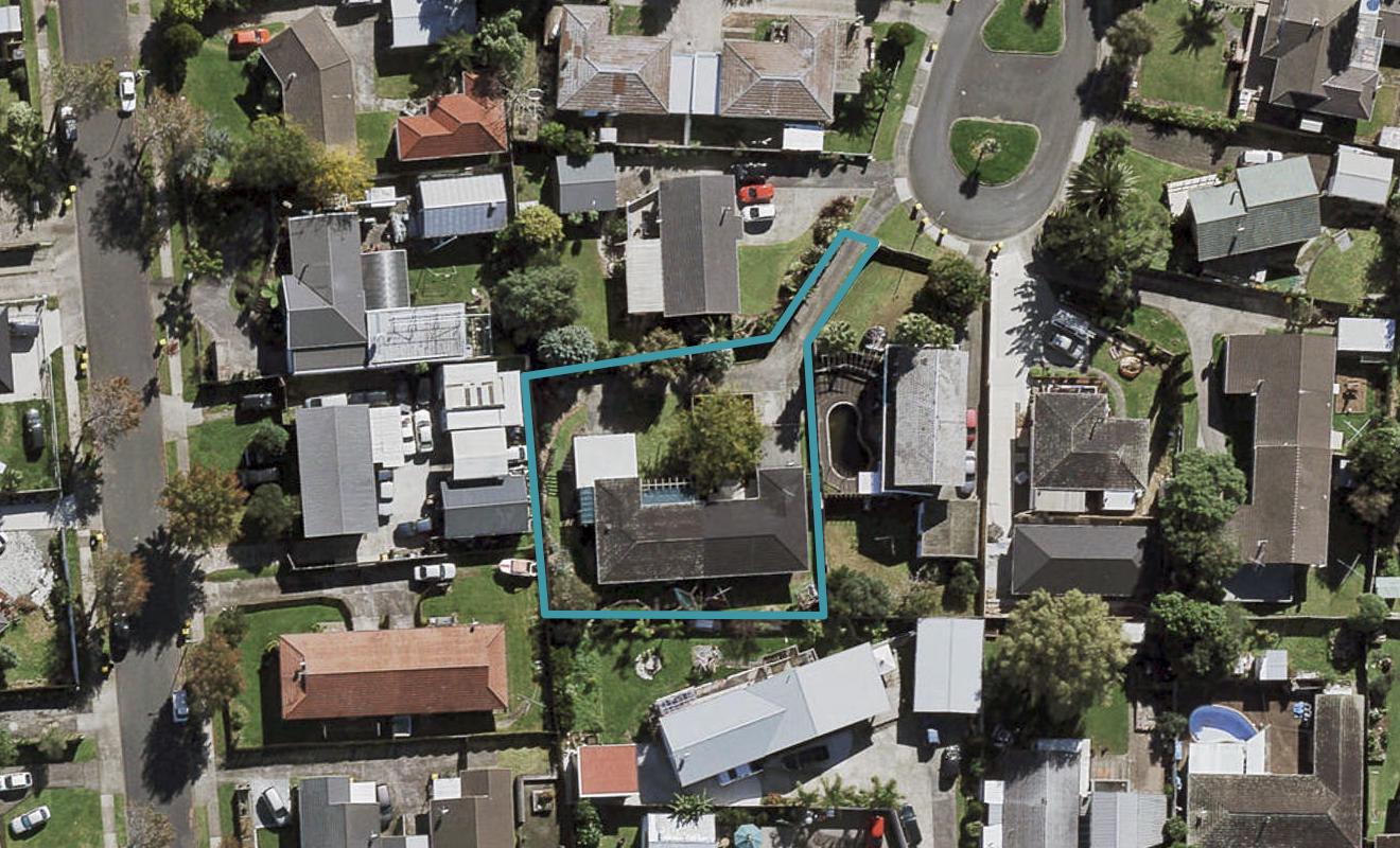 2/25 Pulman Place, Clover Park, Auckland - Carousel 1