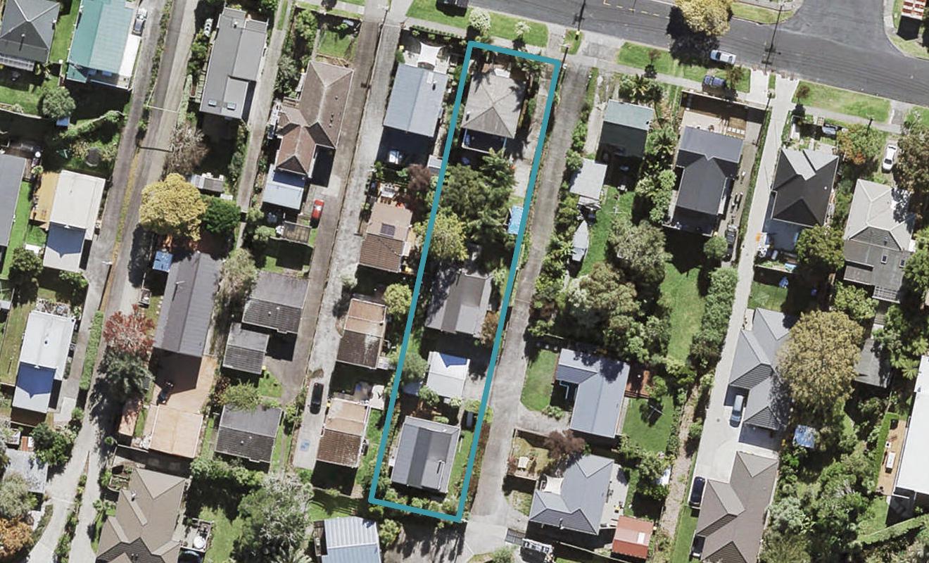 2/75 Beach Haven Road, Beach Haven, Auckland - Carousel 1
