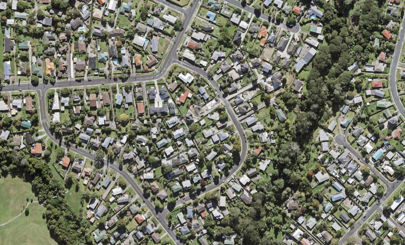 5D Crystal Avenue, Glendene, Auckland - Carousel 1