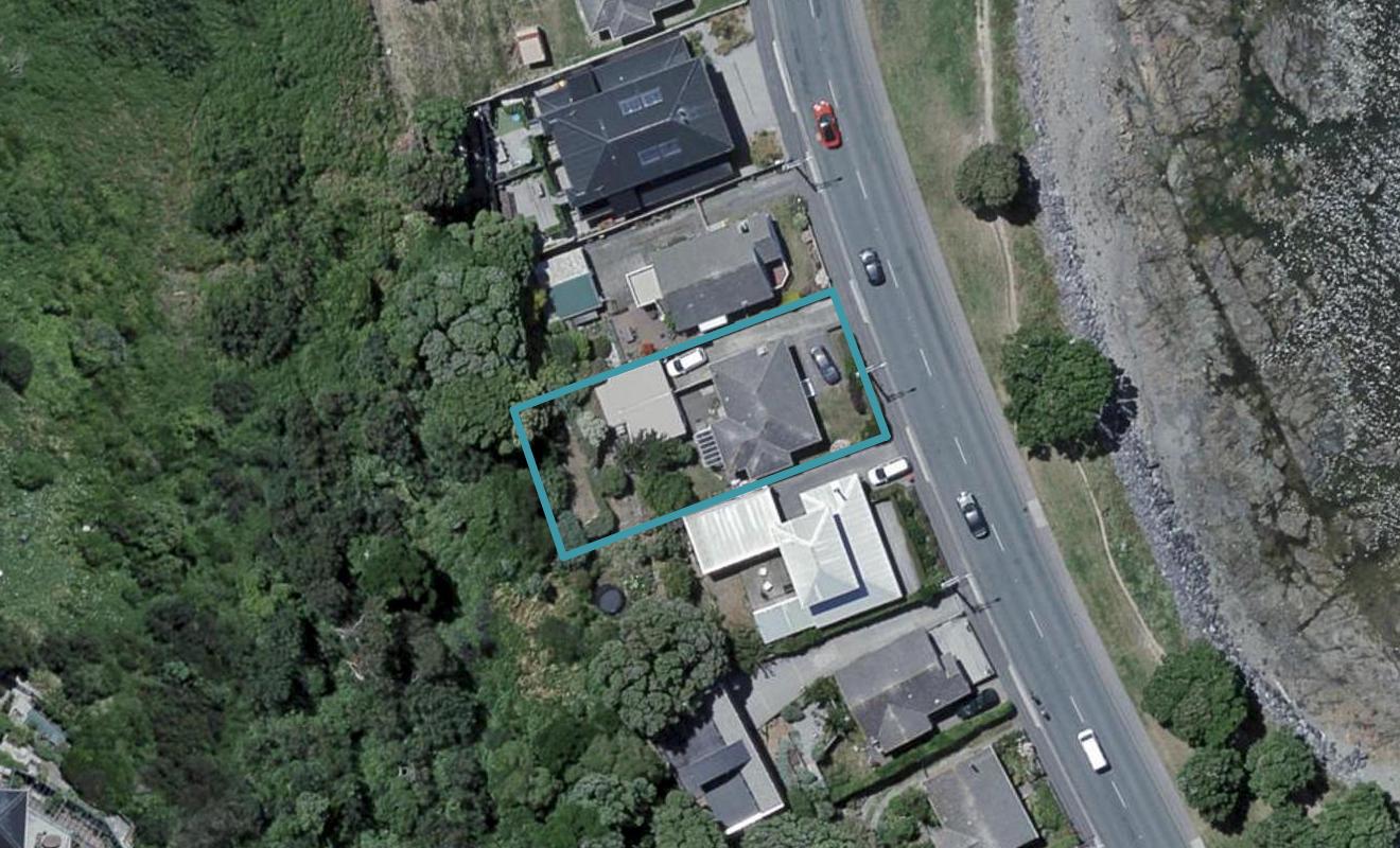 310 Queens Drive, Lyall Bay, Wellington - Carousel 1