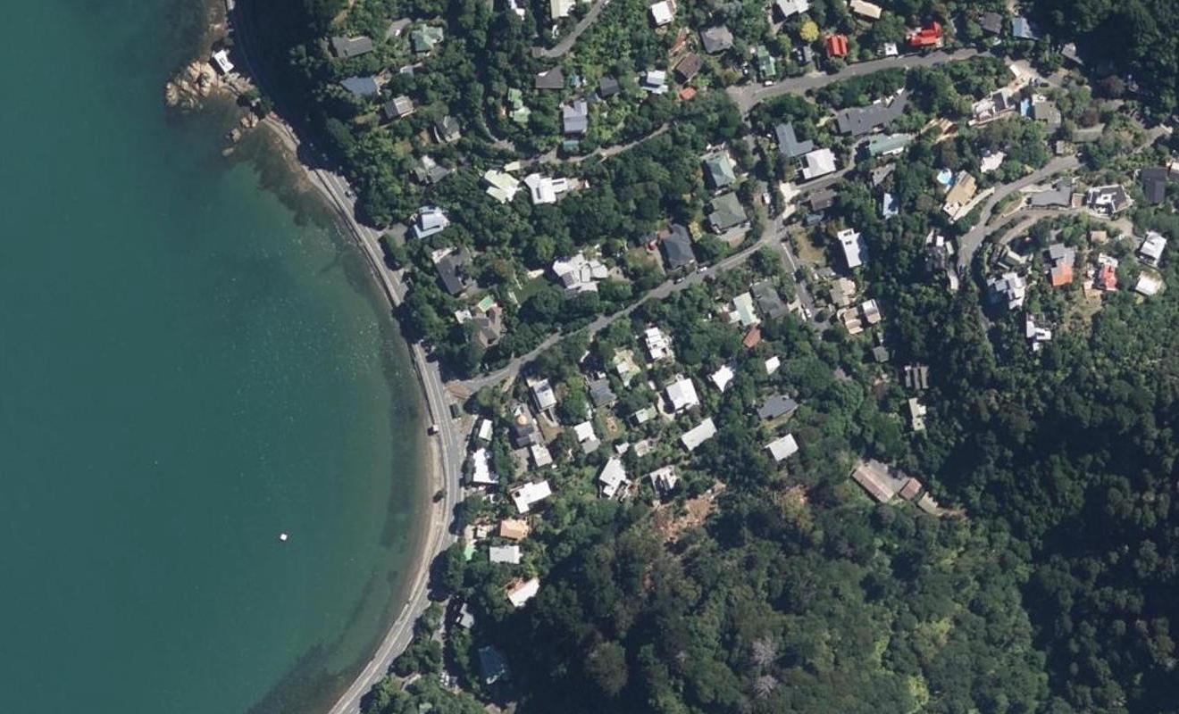 8 Taungata Road, York Bay, Lower Hutt - Carousel 1