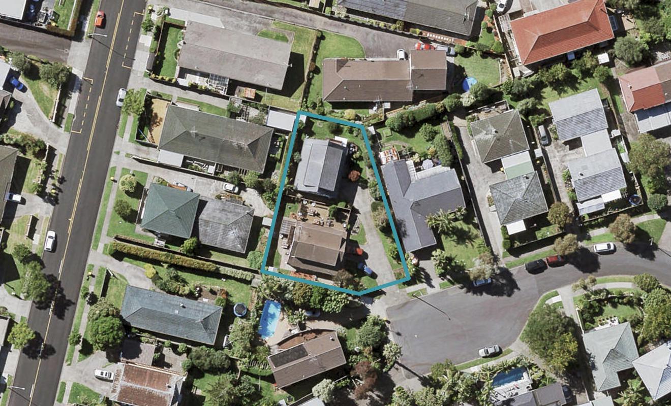 2/14 Chip Grove, Sunnyhills, Auckland - Carousel 1