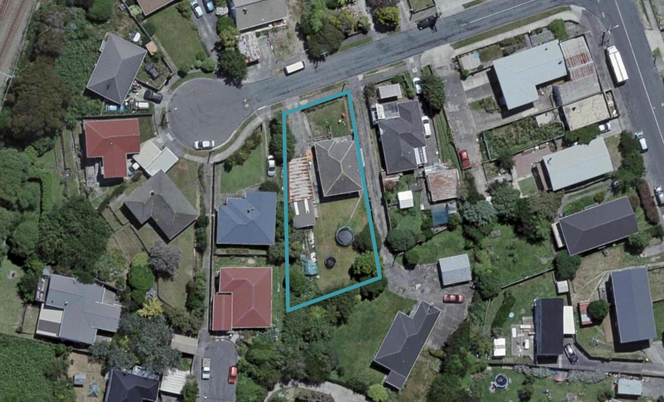 7 Massey Street, Tawa, Wellington - Carousel 1