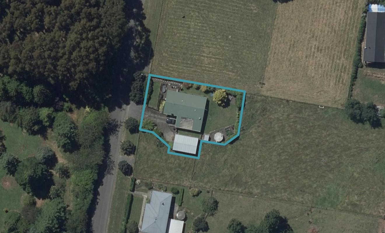 12 Waugh Street, Kimbolton, Feilding - Carousel 1