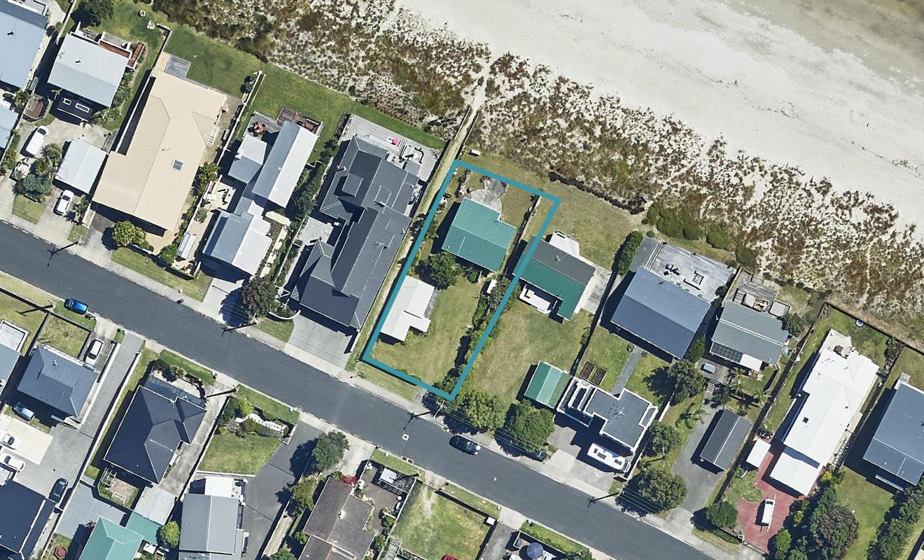 27 Karewa Parade, Papamoa Beach, Papamoa - Carousel 1