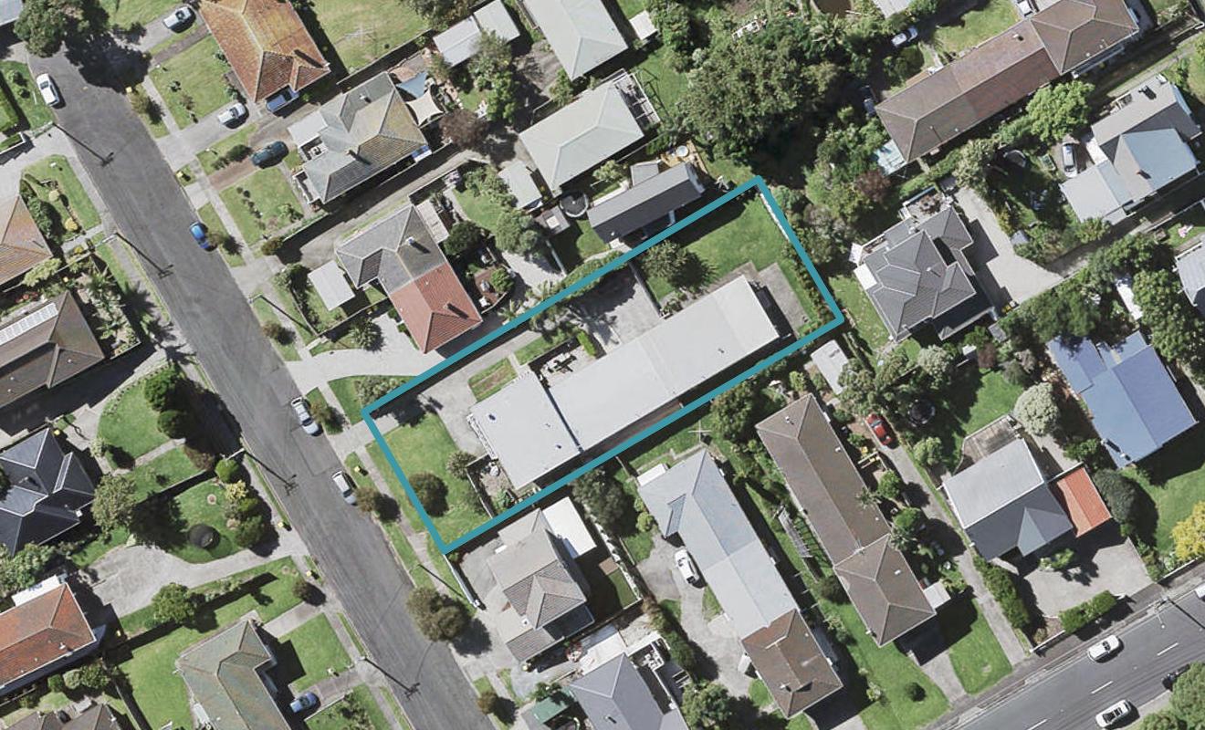 1/2 Opua Street, Belmont, Auckland - Carousel 1