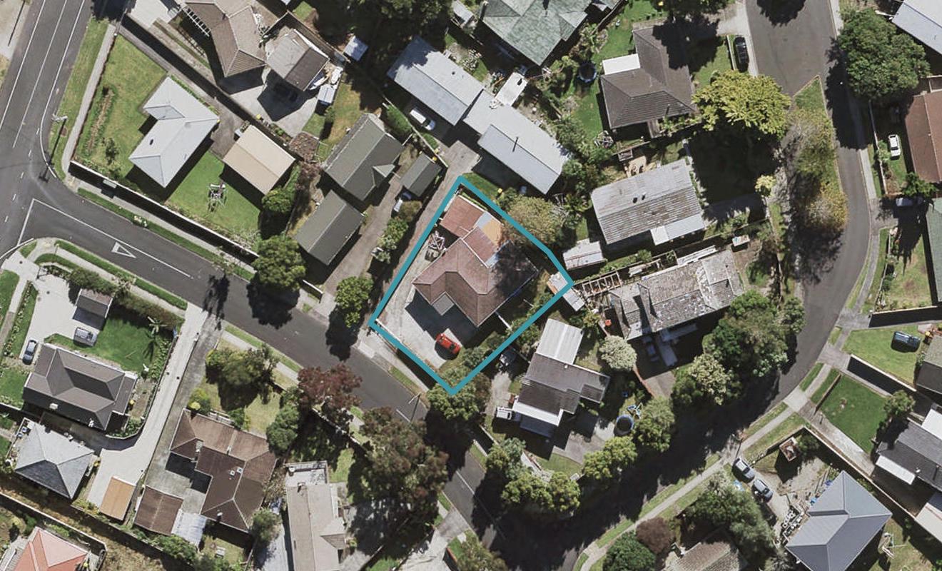 8 Lendenfeld Drive, Papatoetoe, Auckland - Carousel 1
