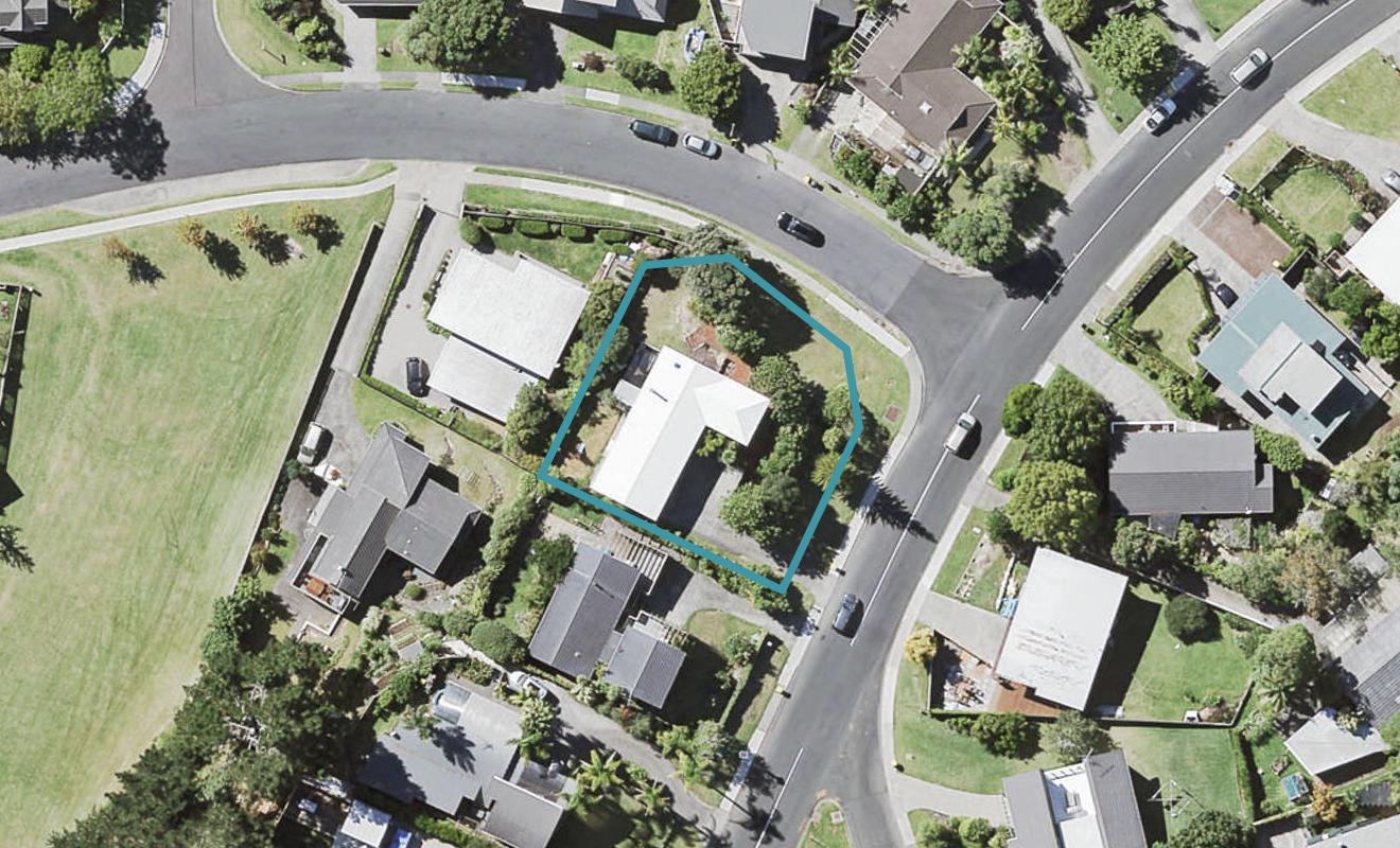 Property Valuation for 33 Saddleback Rise, Murrays Bay, Auckland ...