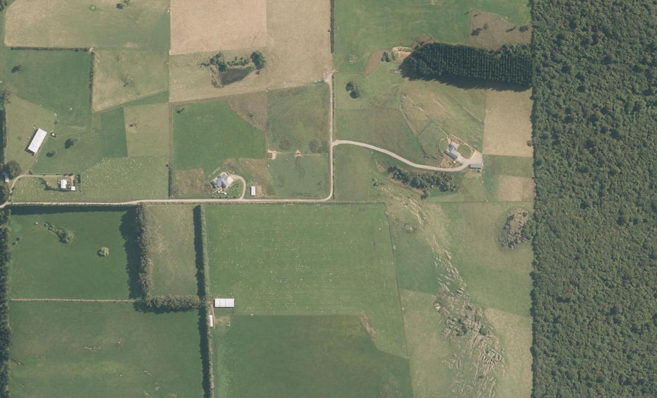 141D Poynter Road, Tussock Creek, Winton - Carousel 1
