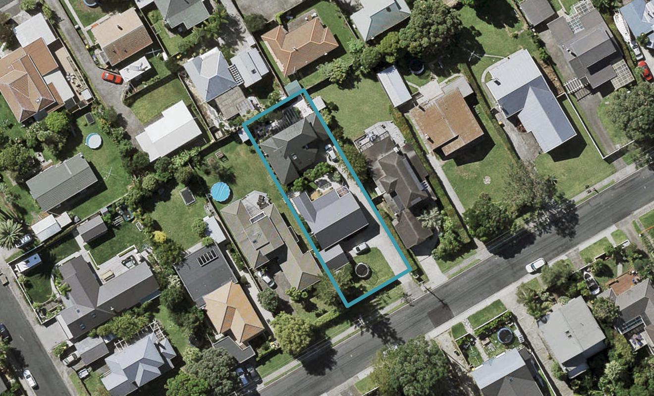1/76 Norwood Road, Bayswater, Auckland - Carousel 1