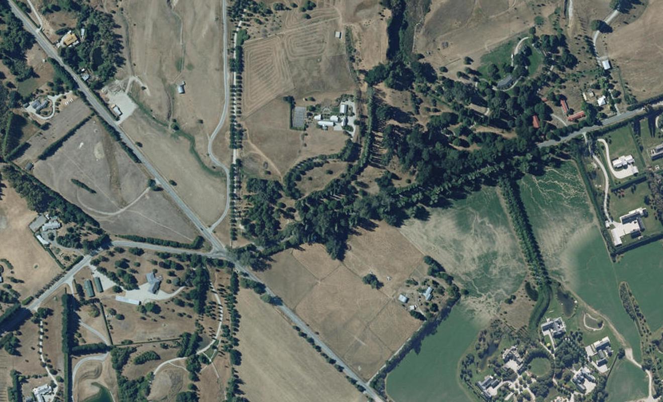 21 Speargrass Flat Road, Speargrass Flat, Queenstown - Carousel 1