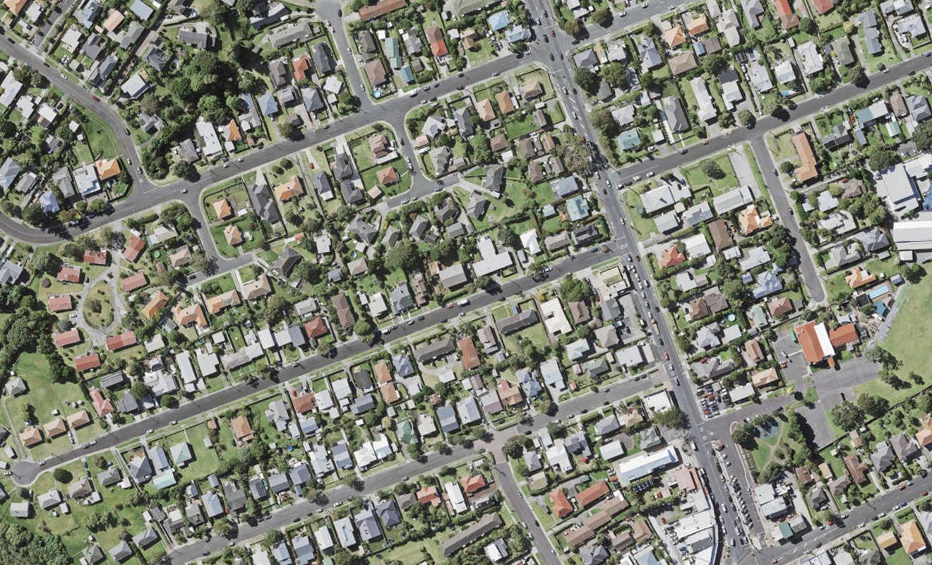1/3 Corrella Road, Belmont, Auckland - Carousel 1