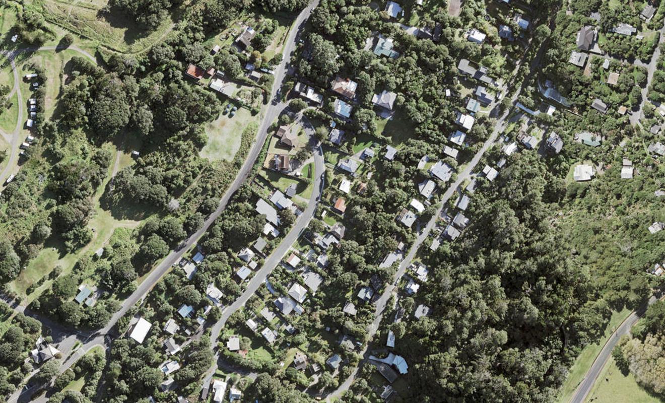 14 Domain Crescent, Waimauku - Carousel 1