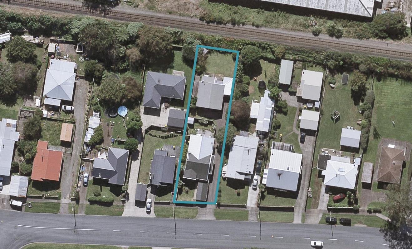 15B Atiawa Street, Glen Avon, New Plymouth - Carousel 1
