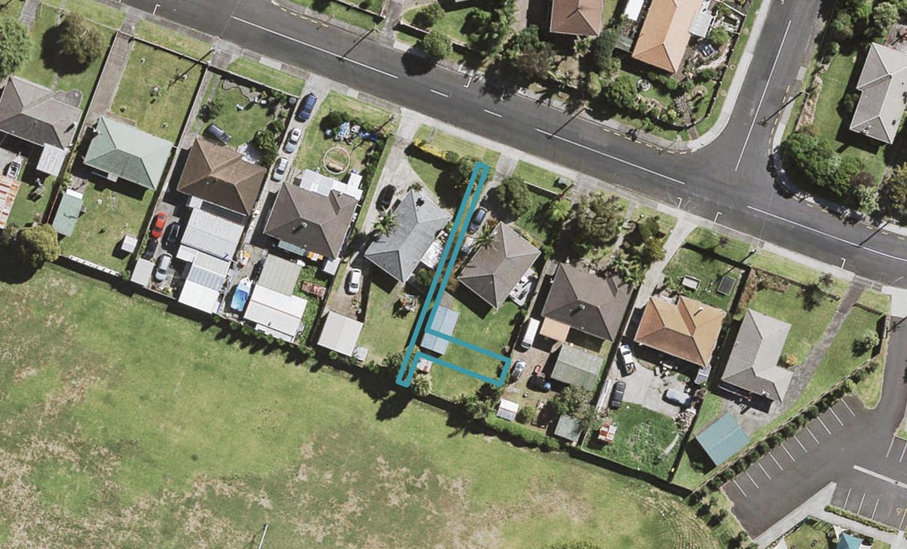 7/30 Smythe Road, Henderson, Auckland - Carousel 1
