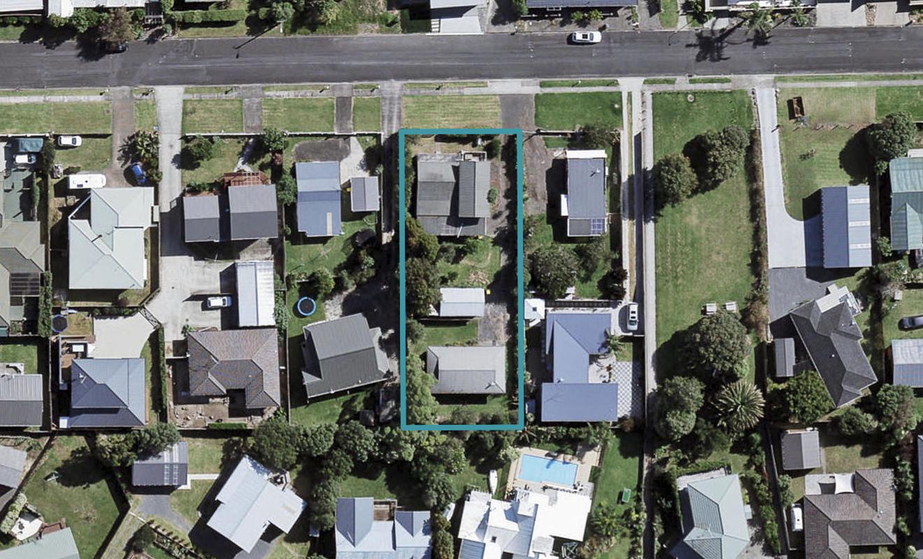 15B Crispe Road, Clarks Beach, Clarks Beach - Carousel 1