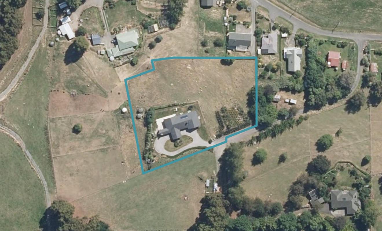 12 Lookout Road, Taihape - Carousel 1