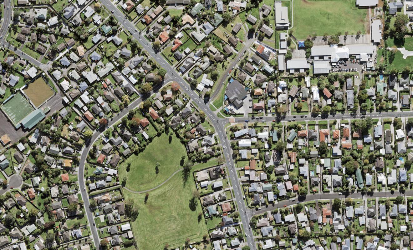 658C Te Atatu Road, Te Atatu Peninsula, Auckland - Carousel 1