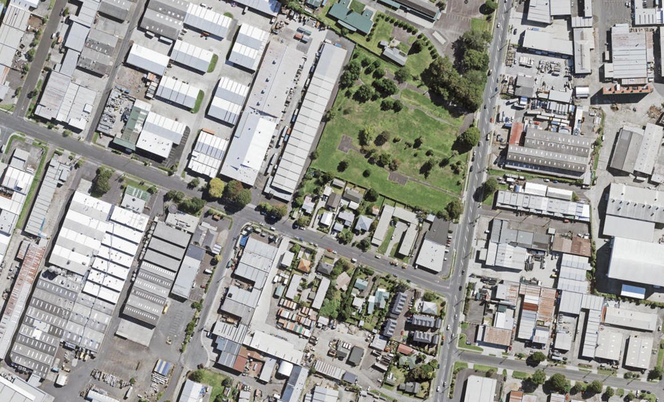 6/13 Keeling Road, Henderson, Auckland - Carousel 1