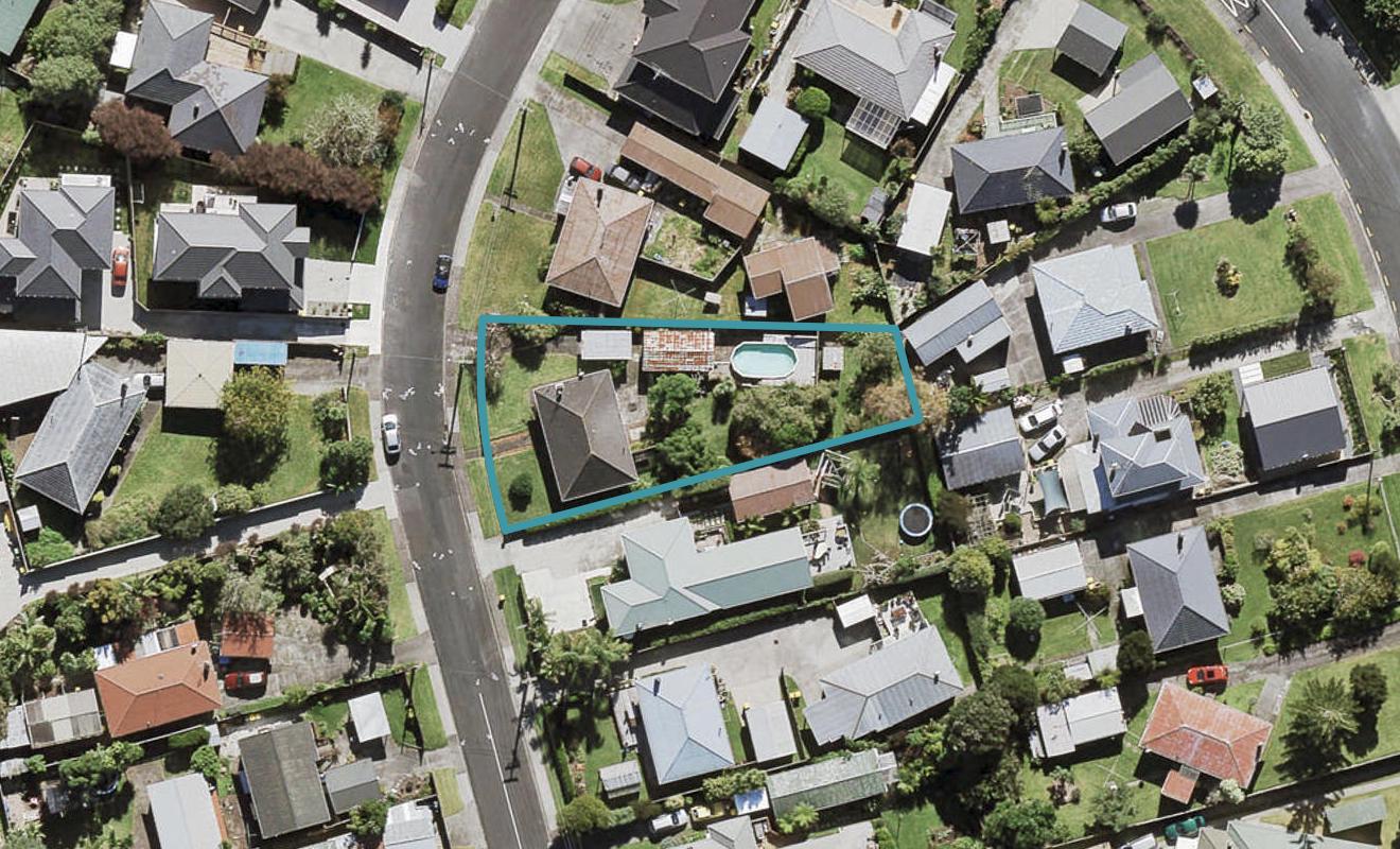 4 Ward Crescent, Te Atatu Peninsula, Auckland - Carousel 1