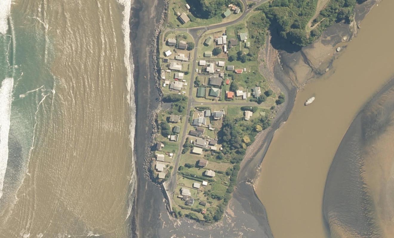 11 Point Road, Mokau - Carousel 1