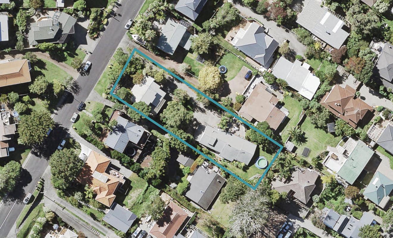 Property Valuation for 2/8 Rossmore Terrace, Murrays Bay, Auckland ...