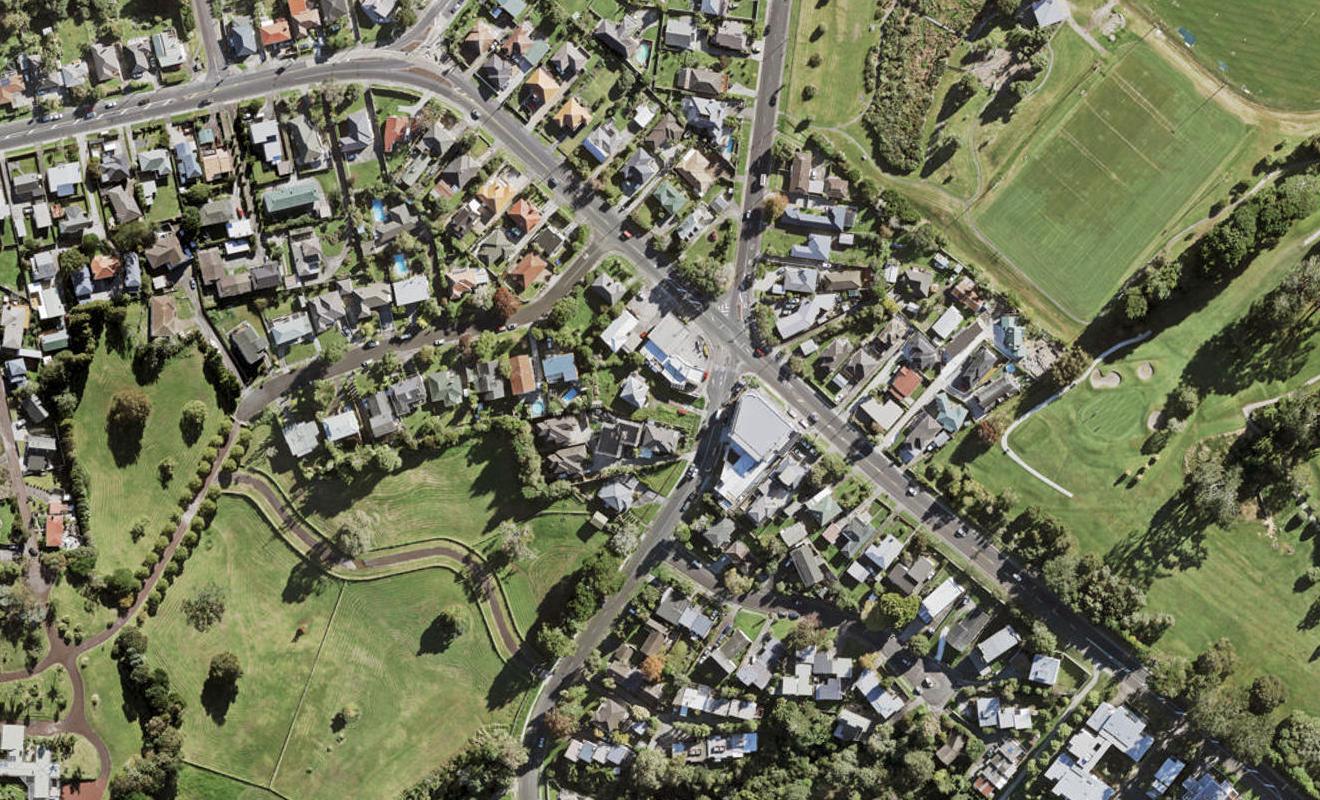 3B Commodore Drive, Mount Roskill, Auckland - Carousel 1