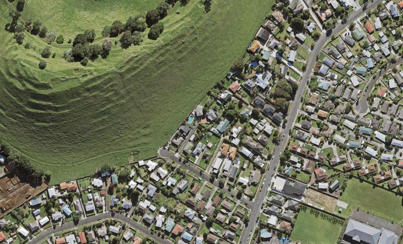 21B Putini Road, Mangere Bridge, Auckland - Carousel 1