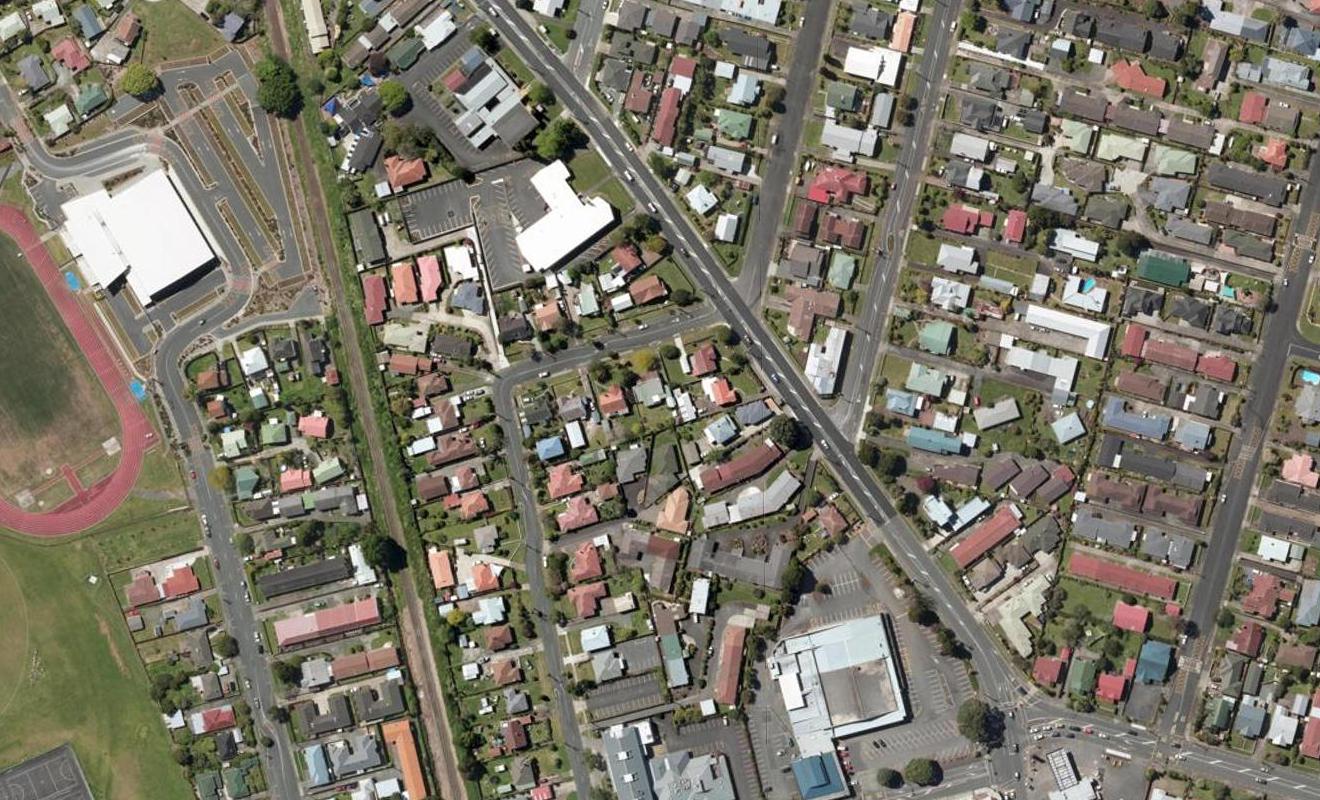 1 Simons Street, Kensington, Whangarei - Carousel 1