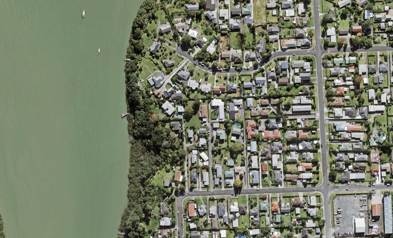 19B Tawa Road, Te Atatu Peninsula, Auckland - Carousel 1
