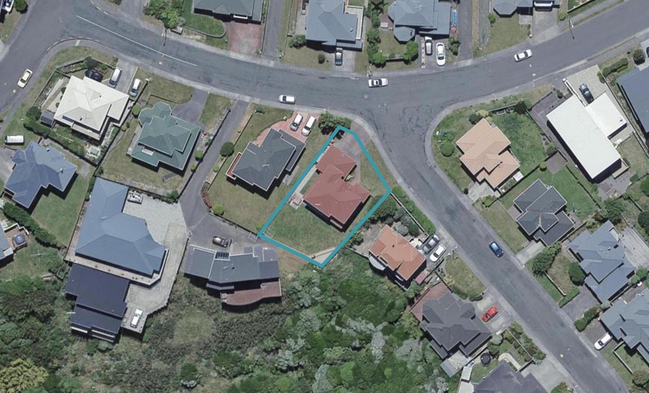 2 Bennett Grove, Newlands, Wellington - Carousel 1