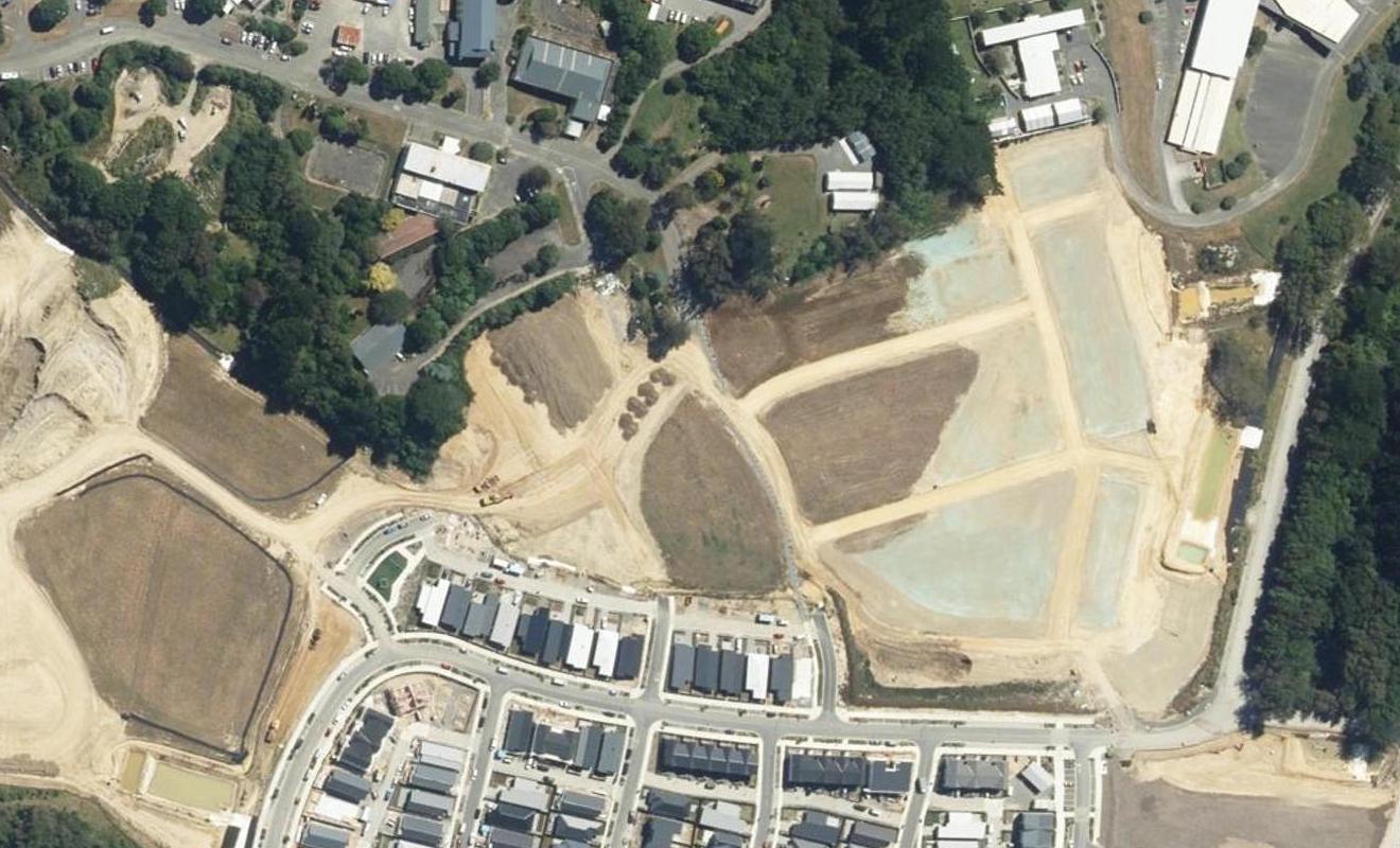 9 Upper Main Drive, Kenepuru, Porirua - Carousel 1
