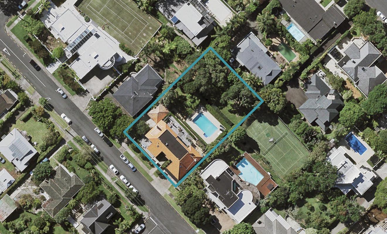 45 Lake Pupuke Drive, Takapuna, Auckland - Carousel 1