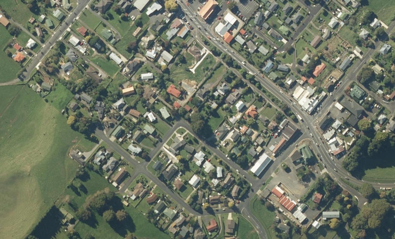16 Oxford Street, Tirau, Tirau - Carousel 1
