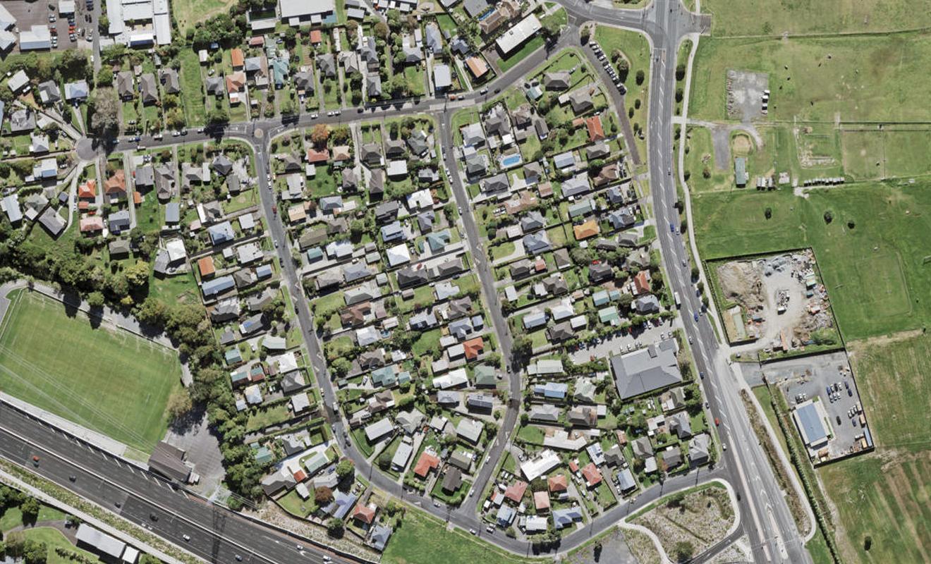 6/14 Karamu Street, Te Atatu Peninsula, Auckland - Carousel 1