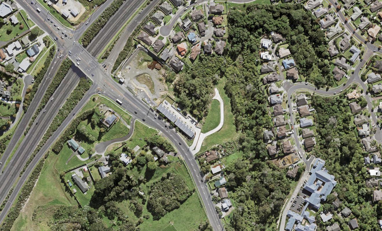 2/145 Albany Highway, Unsworth Heights, Auckland - Carousel 1